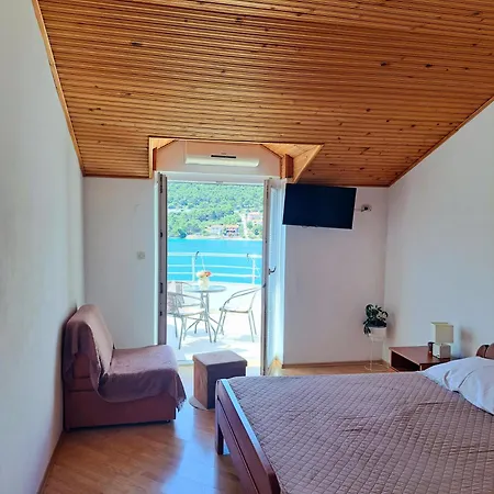 Open Sea Apartment *