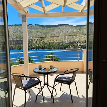 Open Sea Apartment Grebastica