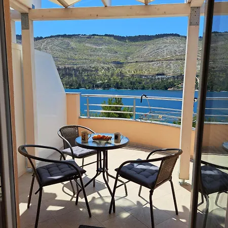 Open Sea Apartament *